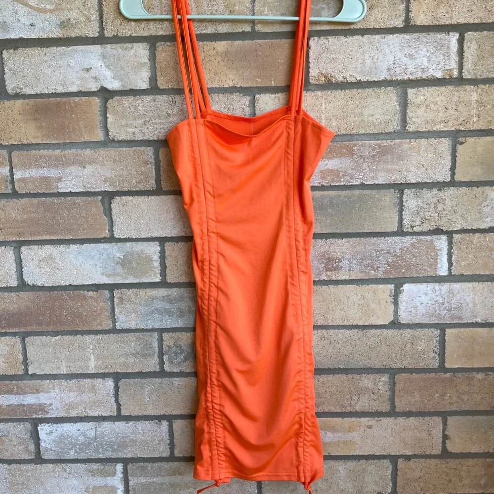 LuFeng Ruched Dress - Picture 2 of 5